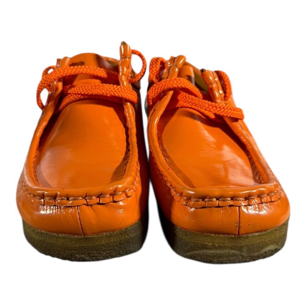 Clarks Originals Wallabee • Womens Sz 5.5 M Moccasin Orange Patent Leather Shoes - Picture 2 of 8